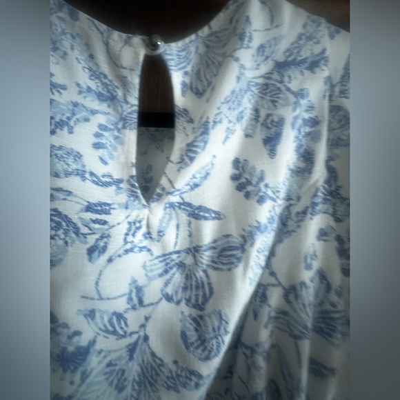 Kori Blue and White Floral Blouse - new with out  tag - Picture 3 of 5